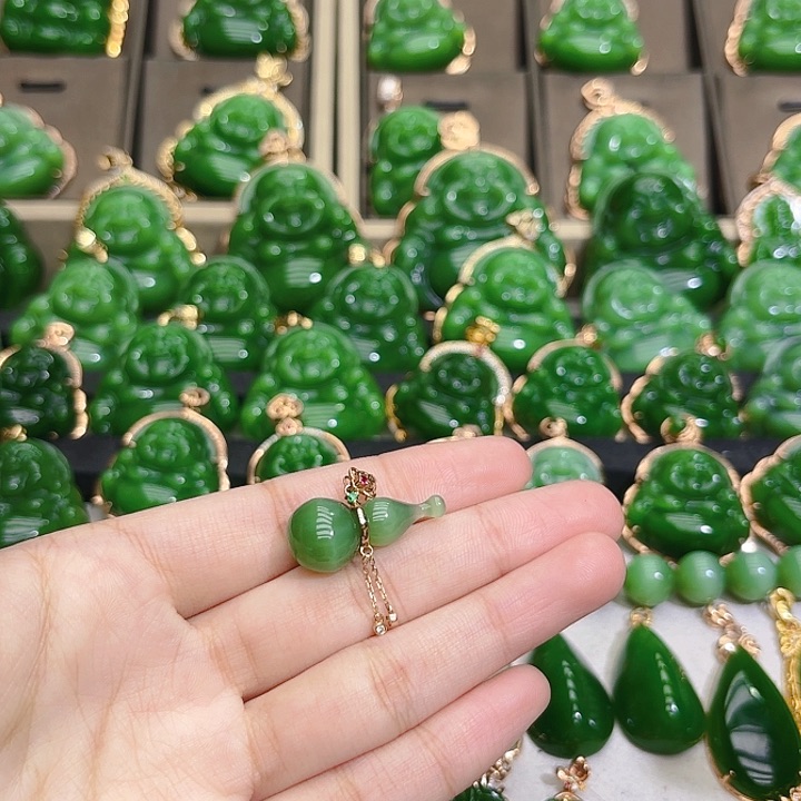 和田玉（碧玉）颈饰18K金镶嵌