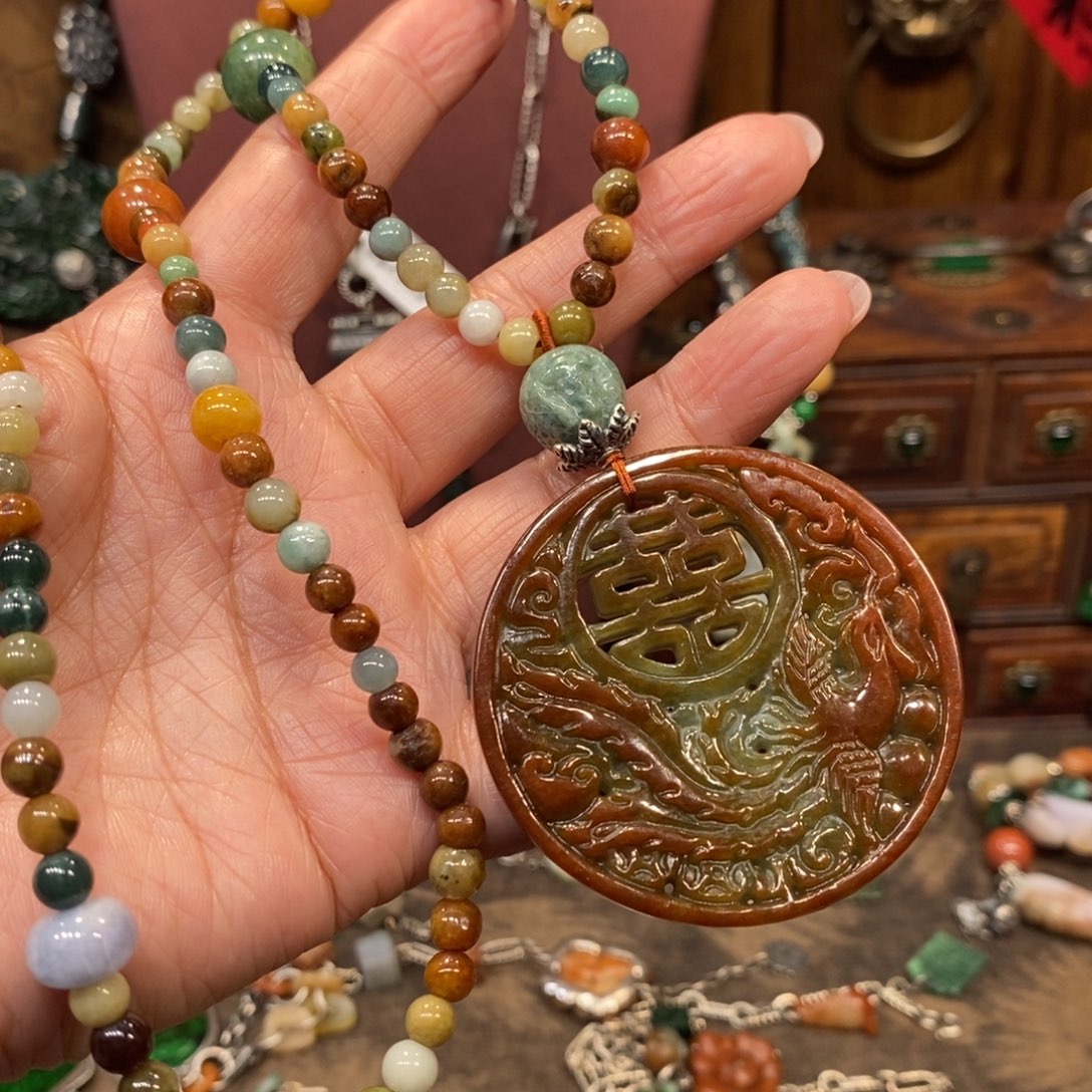 翡翠吊坠(赠链)未镶嵌