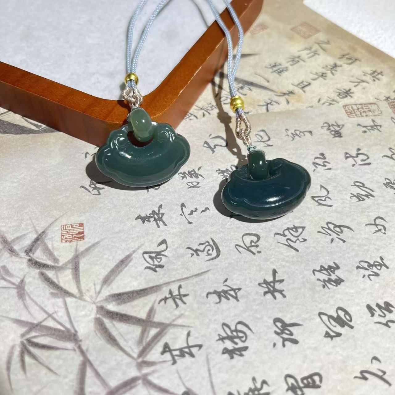 天然和田玉 国风祥云锁吊坠 多样性发货 拍一发一 H479