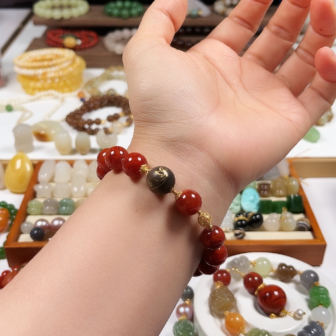 南红玛瑙18K金镶嵌手链南红手串