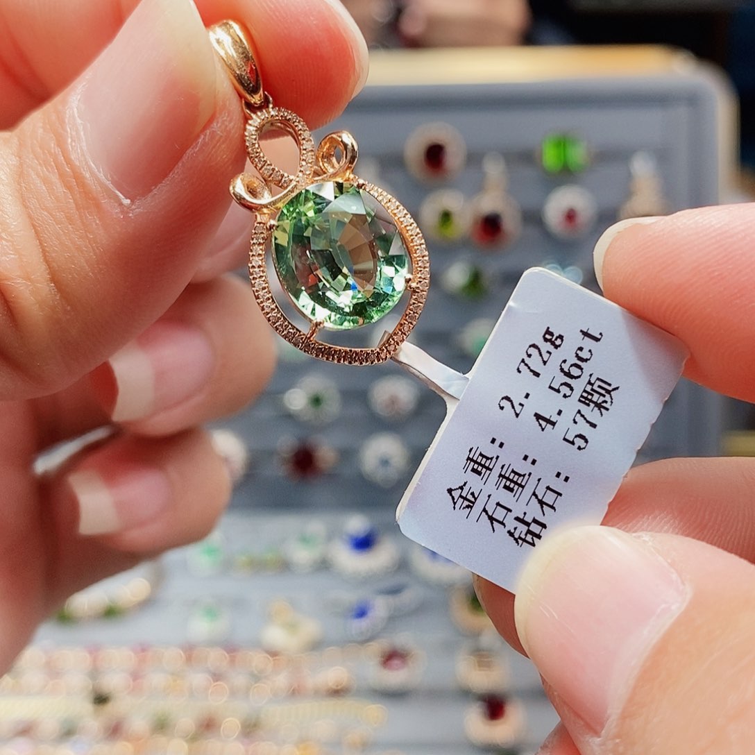 碧玺颈饰18K金镶嵌4.56c t配钻