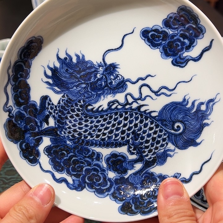 微瑕景土造物麒麟壶承