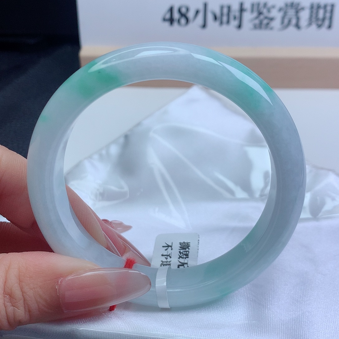 翡翠手镯未镶嵌57.7圈口
