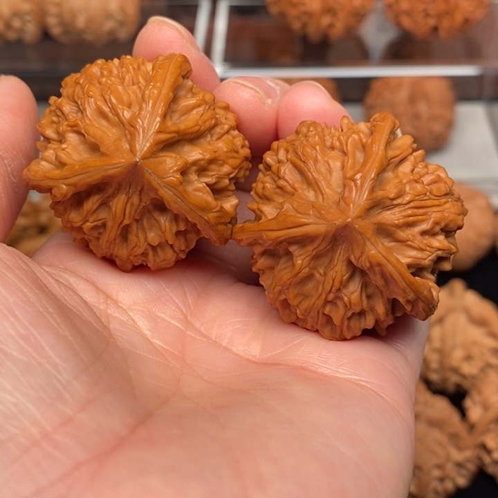 吊坠文玩核桃嘿****了文山