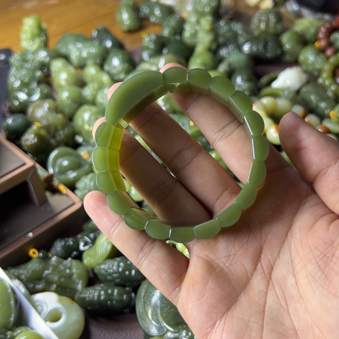 岫岩老玉（透闪石质玉）手串未镶嵌华**歌