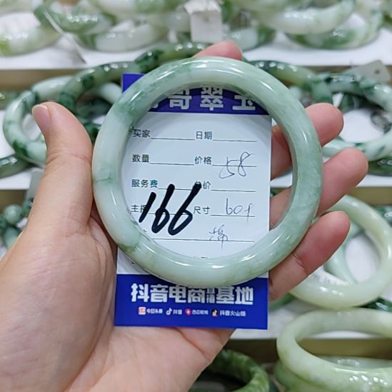 芬***芳透闪石-蛇纹石玉未镶嵌手镯