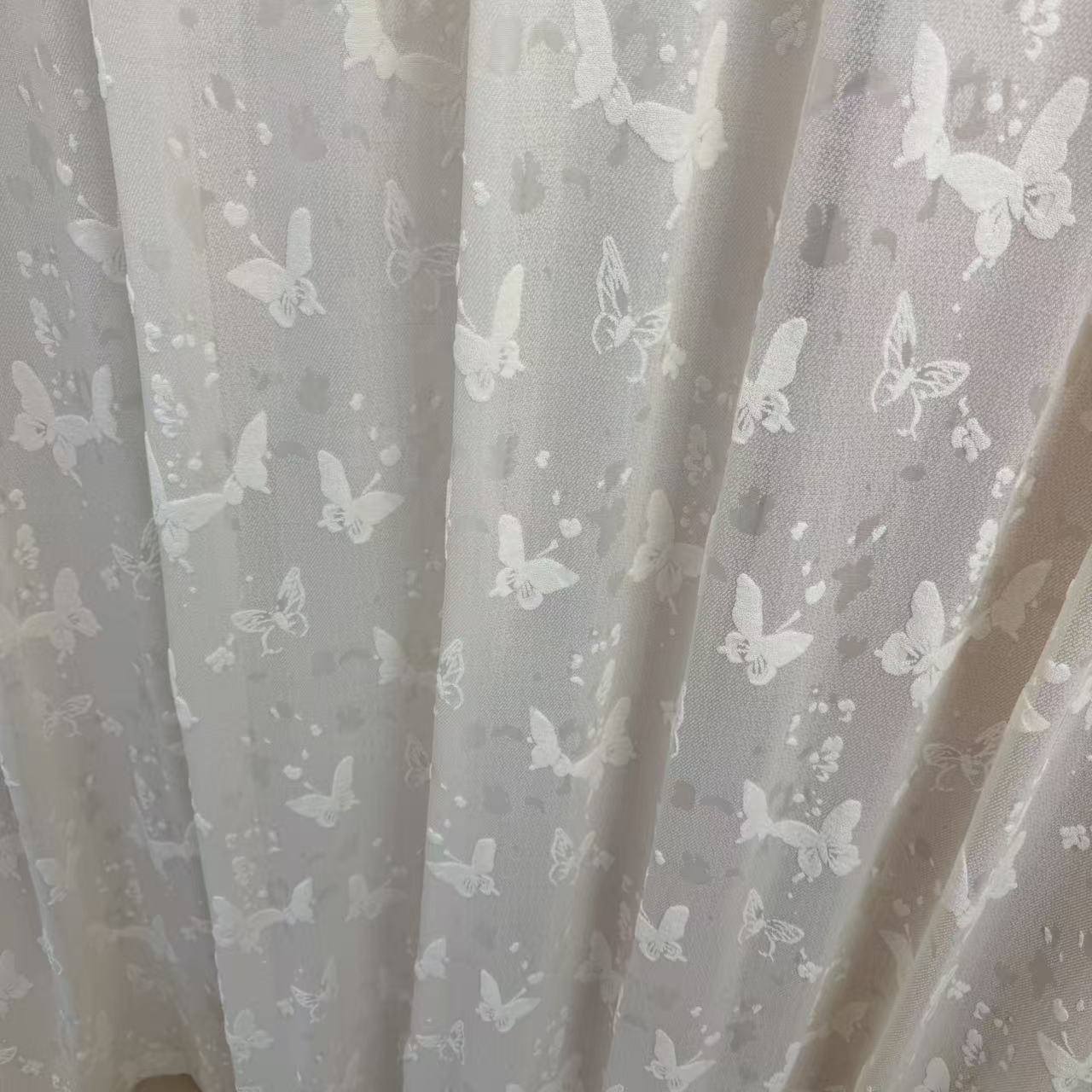 米色奶茶色蝴蝶纱帘浮雕镂空印花防晒透光不透人客厅卧室窗帘纱帘