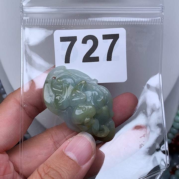 翡翠颈饰未镶嵌雨*翡翠