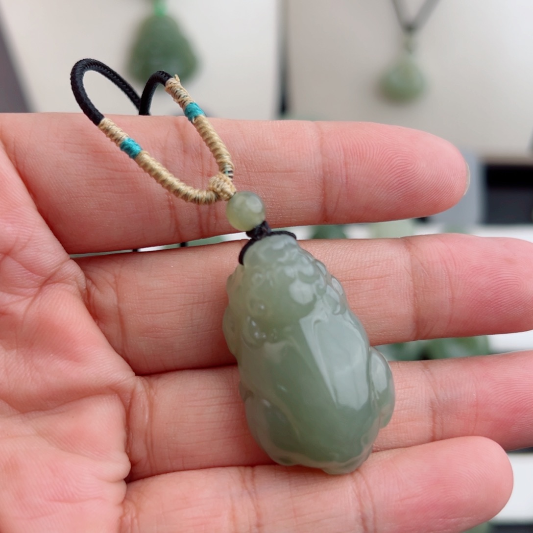 吊坠(赠链)未镶嵌和田玉666