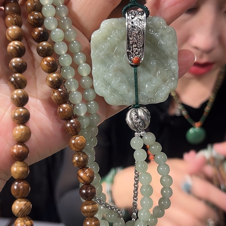 颈饰未镶嵌和田玉