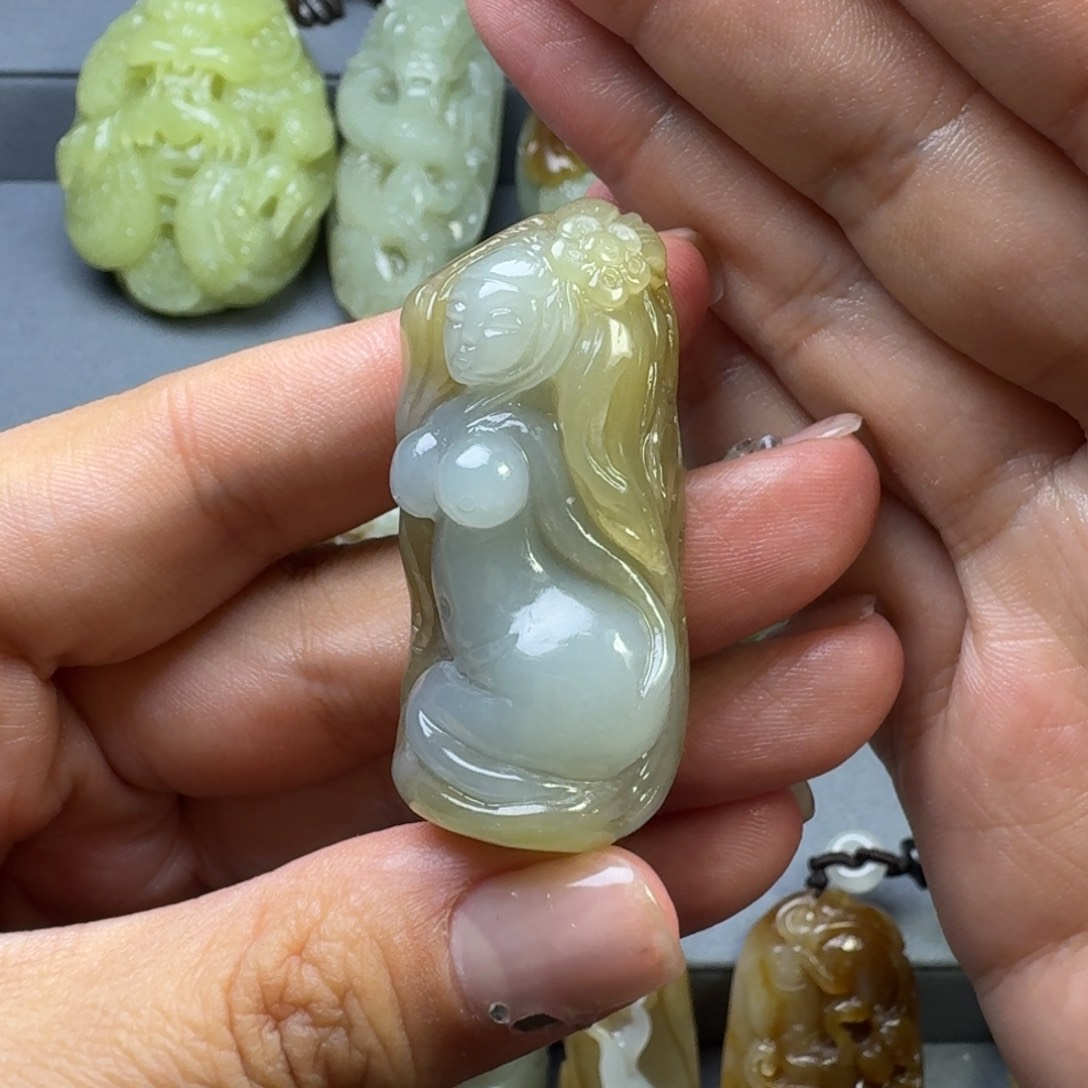 和田玉颈饰未镶嵌