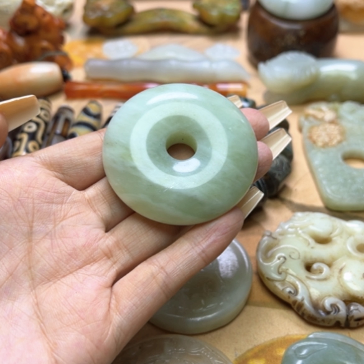【闪购商品】蛇纹石玉颈饰未镶嵌