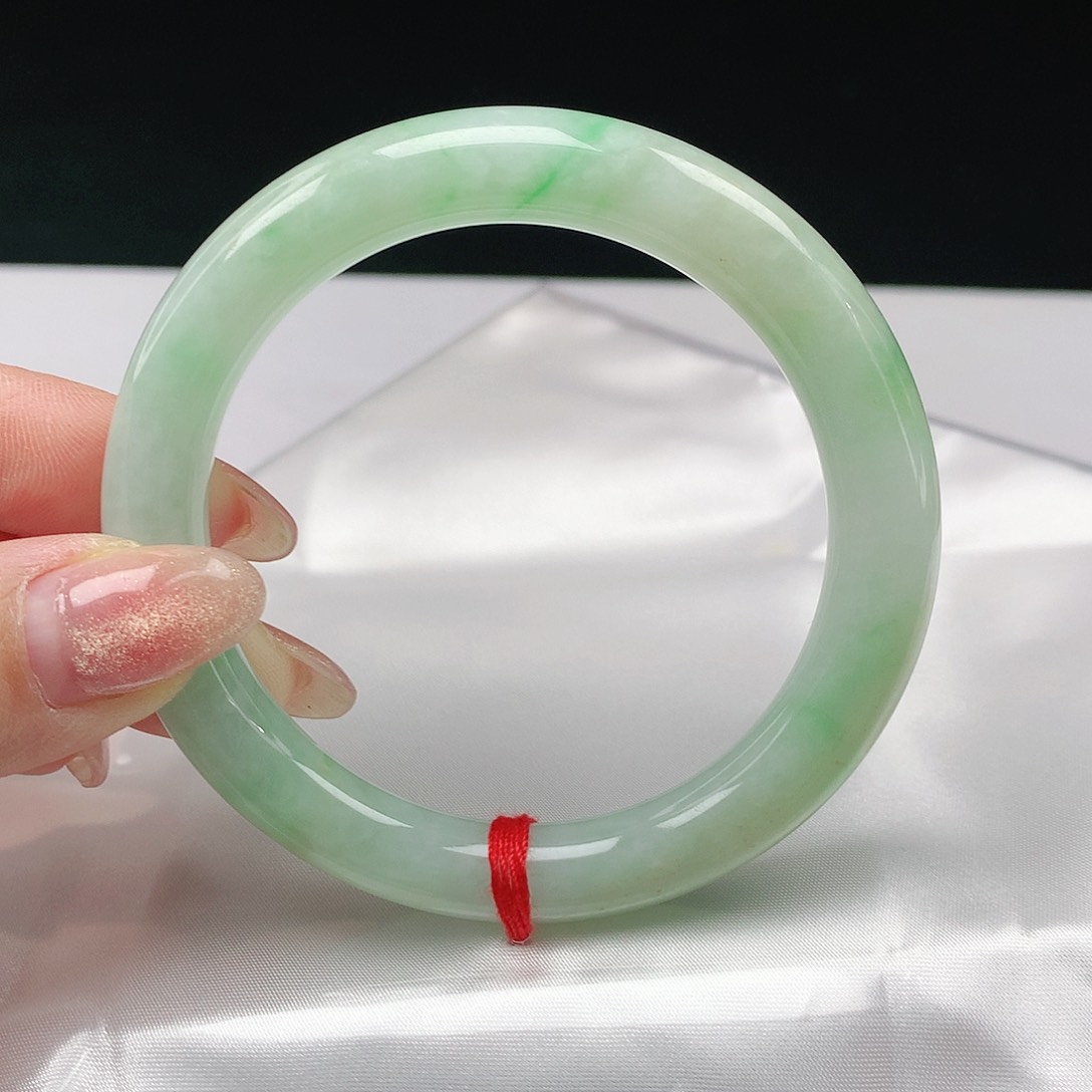 翡翠手镯未镶嵌翡翠091