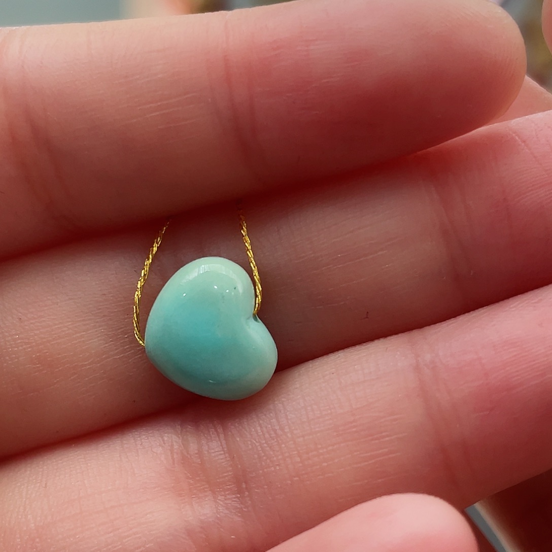 绿松石颈饰未镶嵌