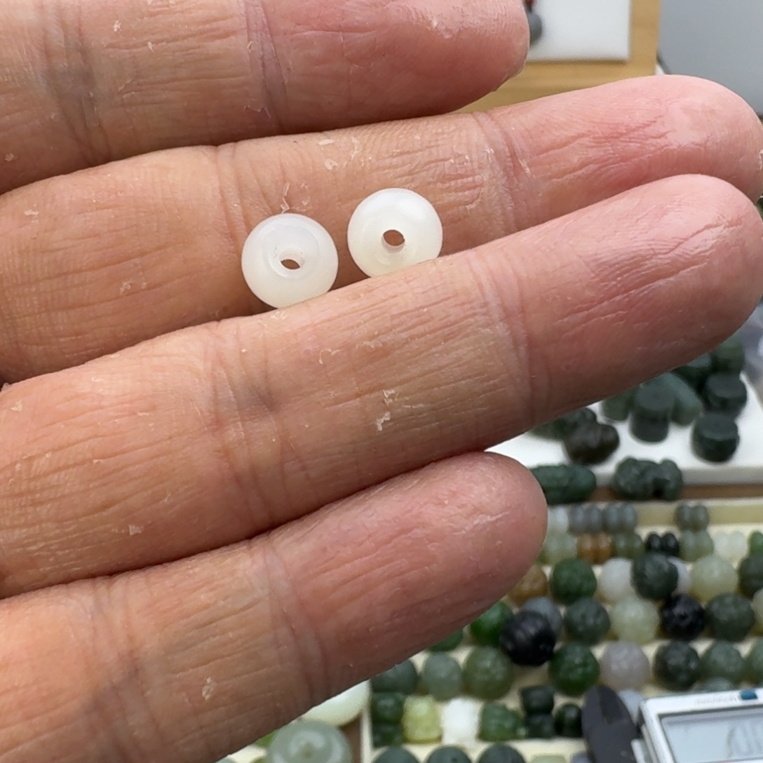 小***庄和田玉未镶嵌珠宝半成品和田玉白玉扣子5×8㎜