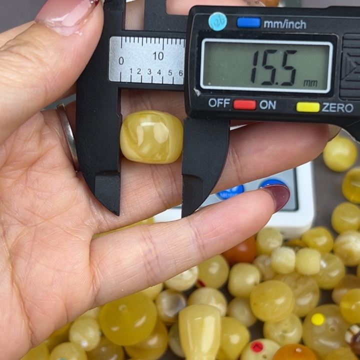 琥珀裸石未镶嵌微瑕102