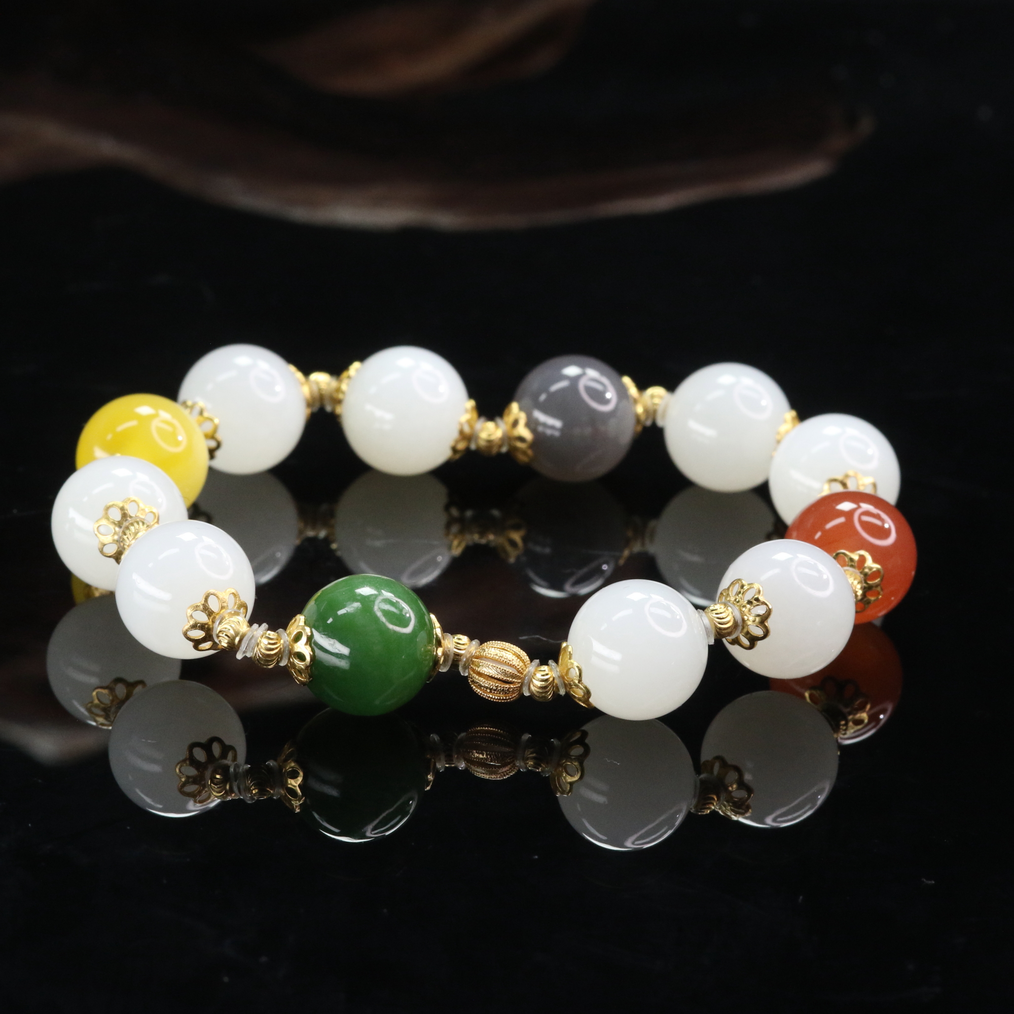 lot3和田玉羊脂白多宝手串/501025厦门保利拍卖