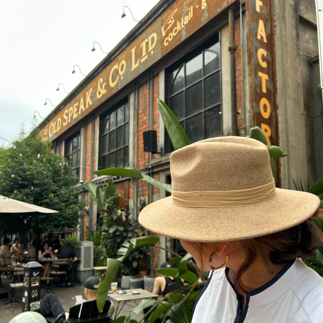 BUS帽子秋冬时尚百搭巴拿马毡帽立挺有型质感奶茶摩卡帽子纯色