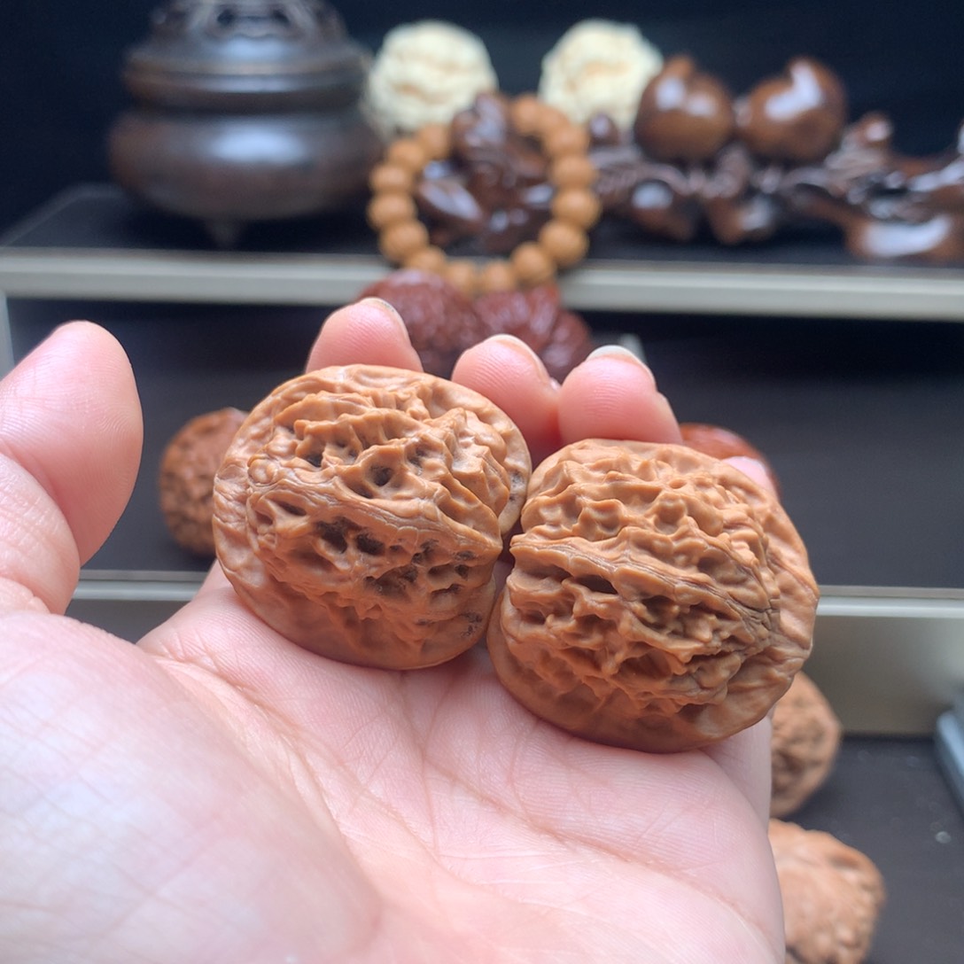 吊坠文玩核桃是**的天地