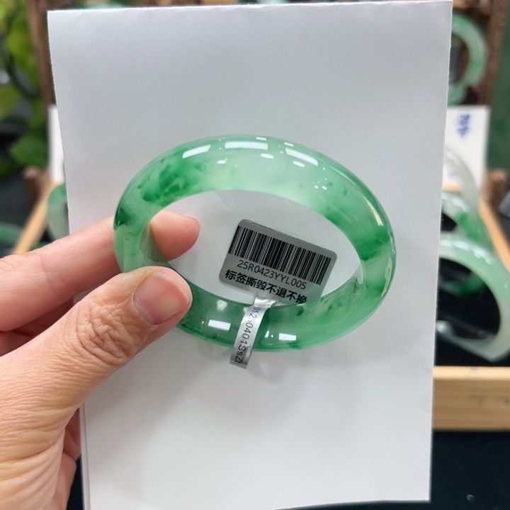 w****石英质玉未镶嵌手镯➕佳佳57.2