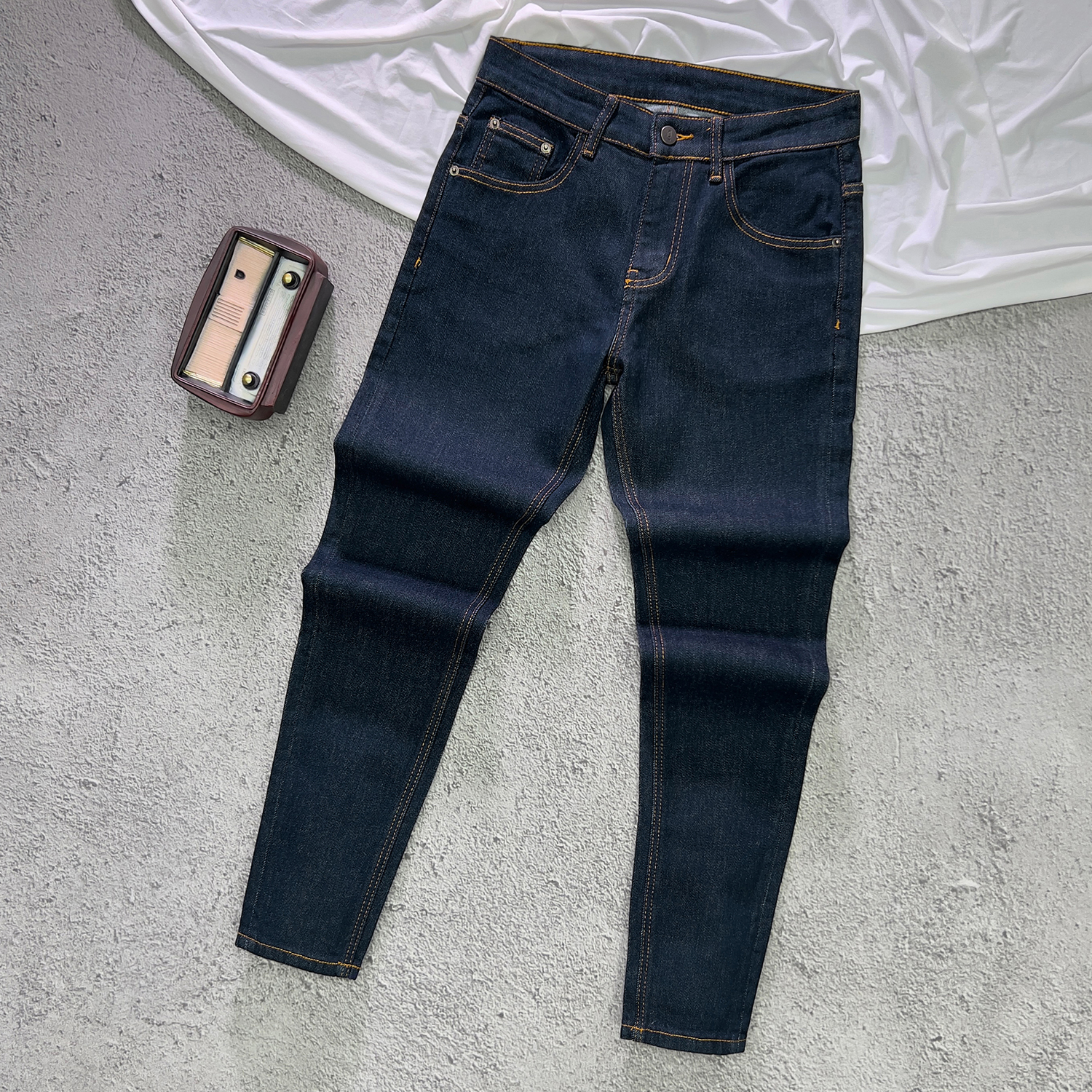 2025秋冬薄绒新款潮牌男士修身牛仔裤美式小直筒复古高街原色长裤