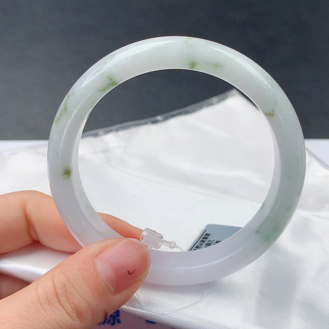 翡翠手镯未镶嵌40正56.6