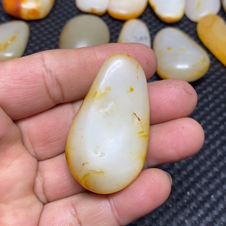 和田玉珠宝奇石未镶嵌