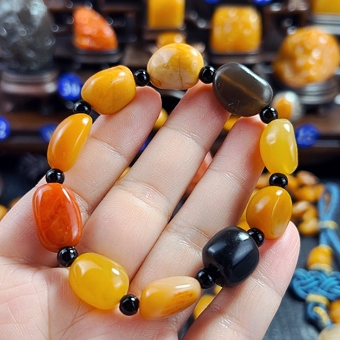 田黄石草**空田黄石手串