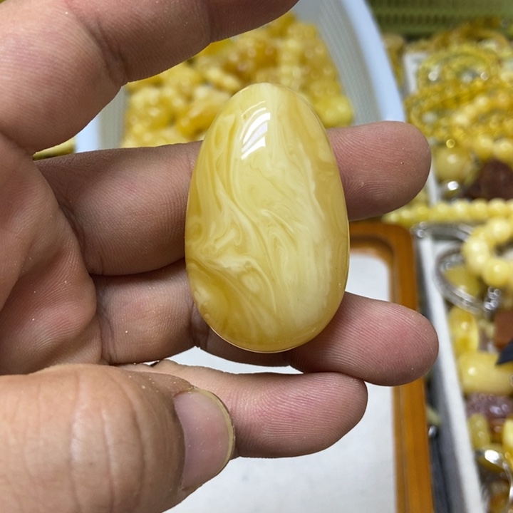 蜜蜡未镶嵌裸石吊坠