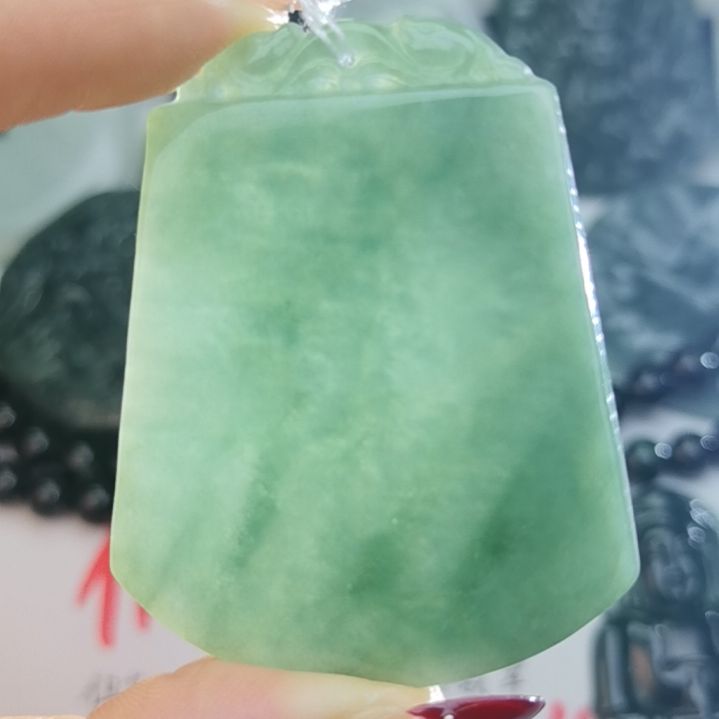 翡翠颈饰未镶嵌天然的A货翡翠多样性发货