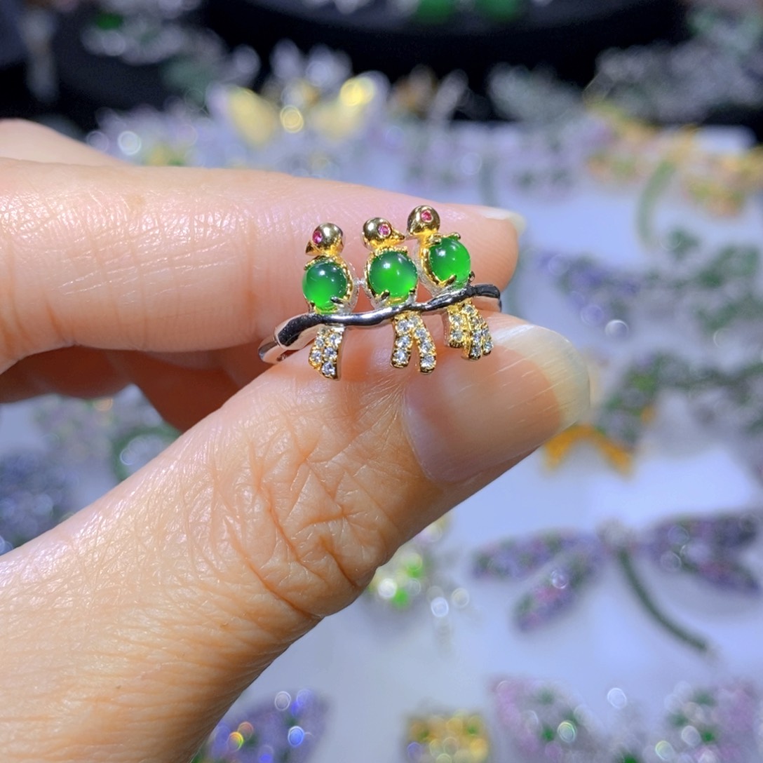 翡翠颈饰银S925镶嵌天然翡翠