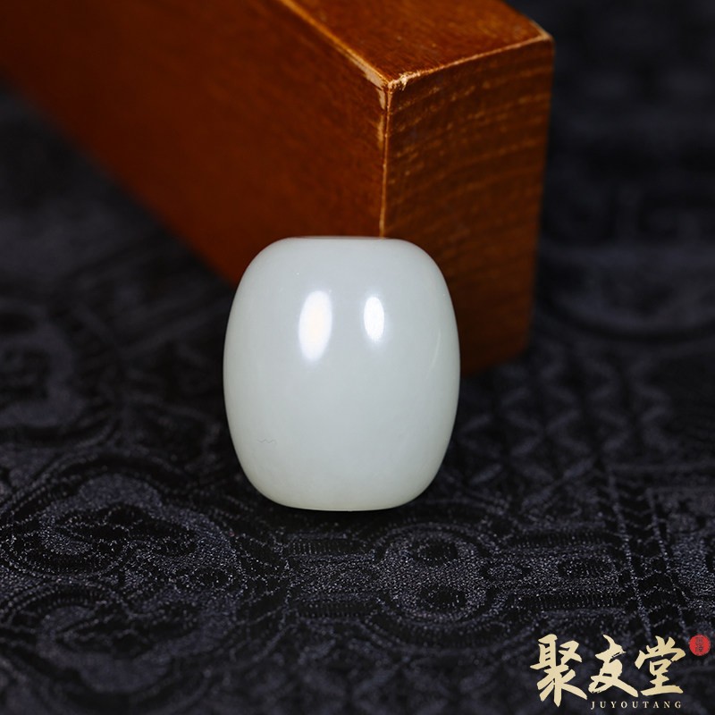 W121聚友堂王伟玉雕16.3克新疆和田玉籽料白玉桶珠单珠勒子锁骨坠