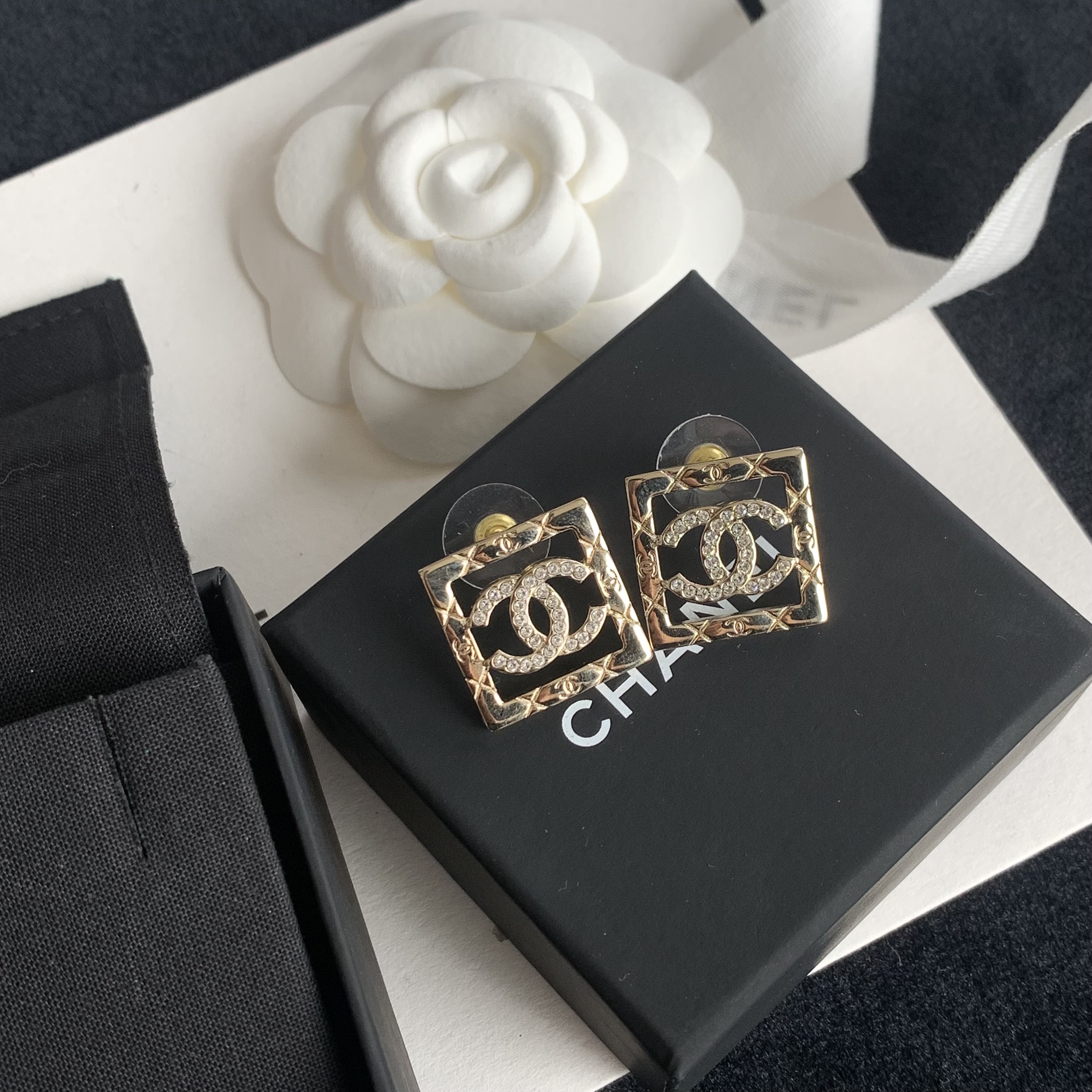 99新 Chanel/香奈儿 25P方糖镂空双C耳钉 18833545
