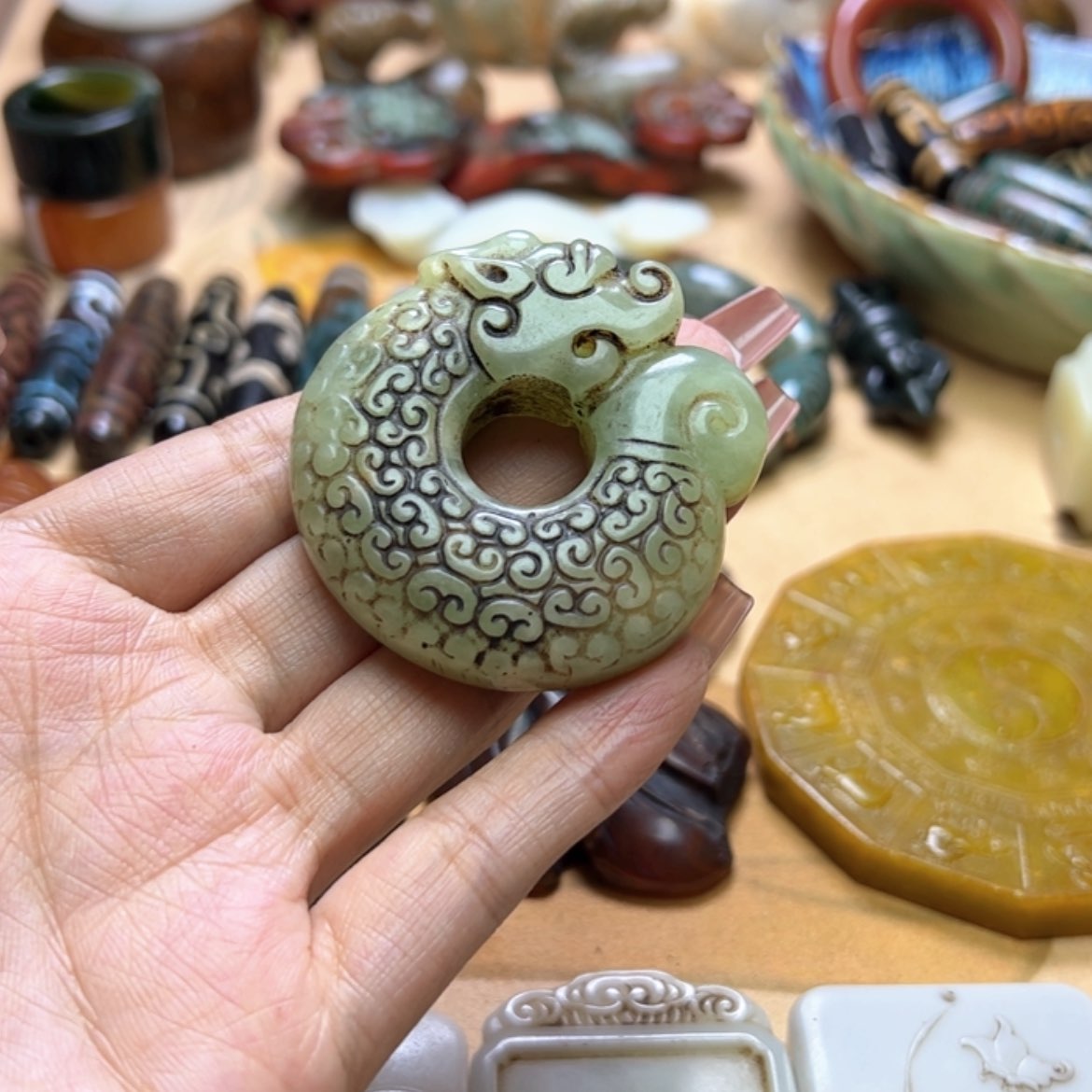 【闪购商品】蛇纹石玉颈饰未镶嵌