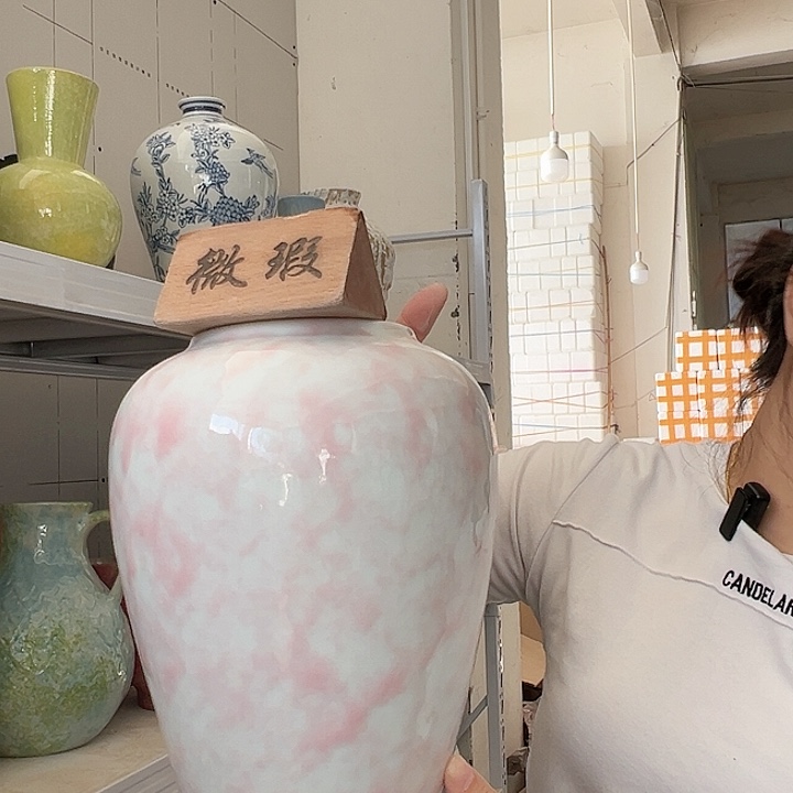 景德镇陶瓷花瓶工厂