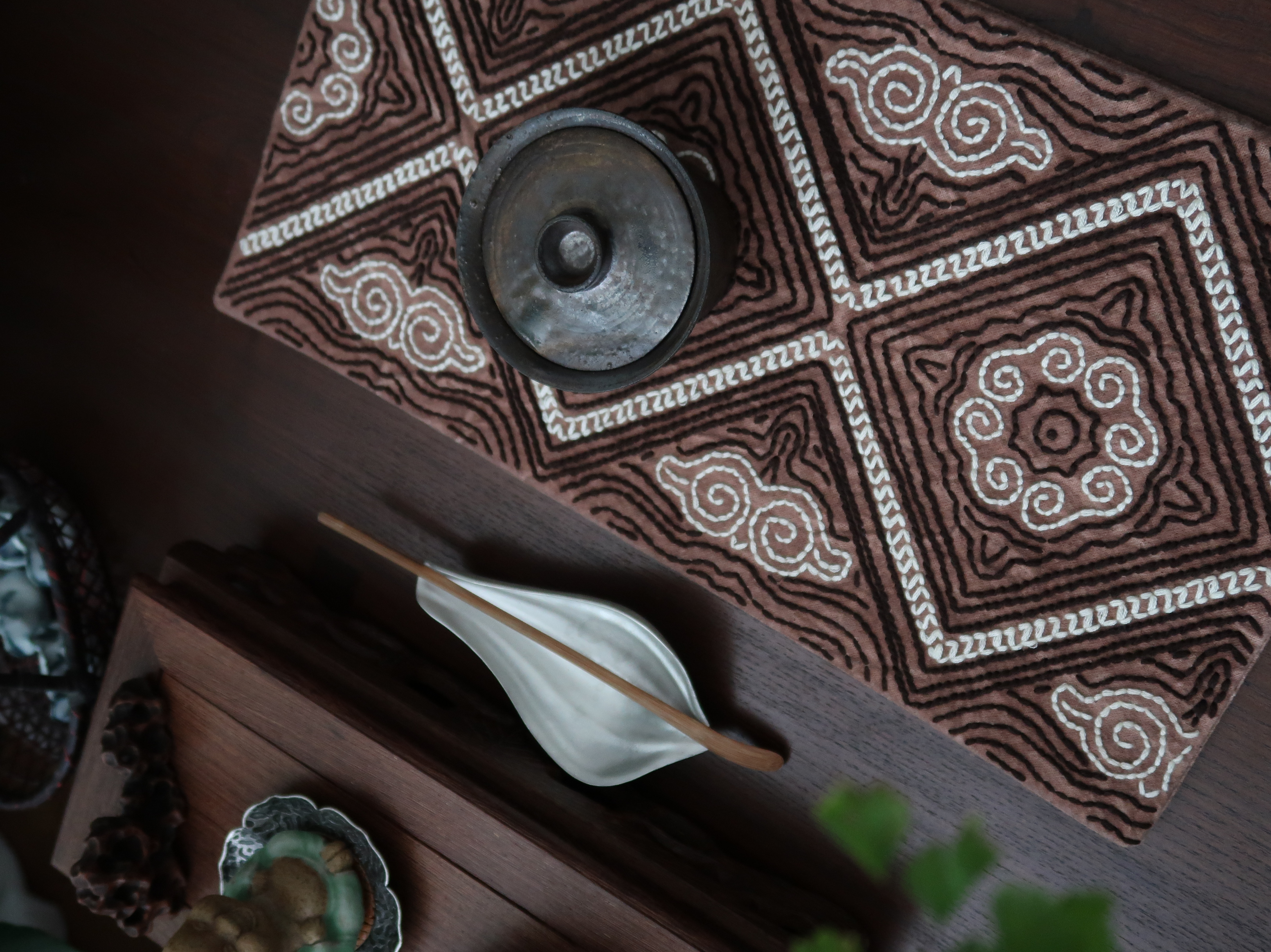 手绣茶席藻井两格半尺寸37*20