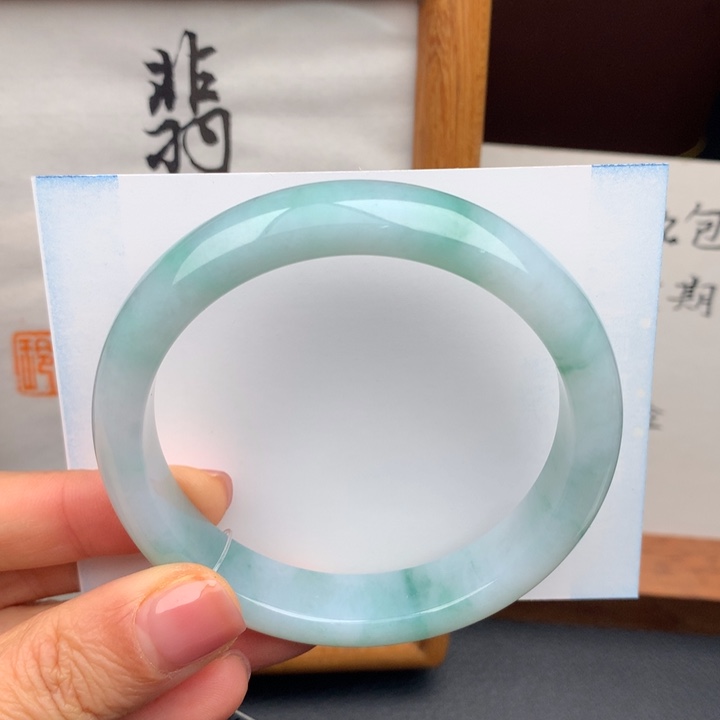 翡翠手镯未镶嵌翡翠手镯56