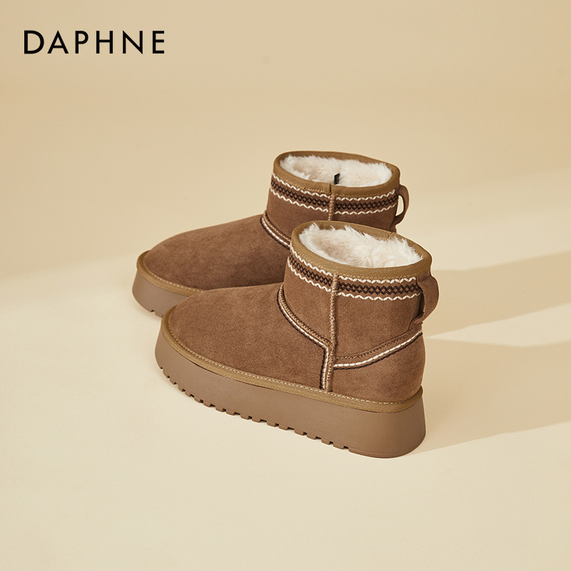 达芙妮雪地靴女款爆款2025新款冬圆头厚款保暖平底加绒棉靴短靴