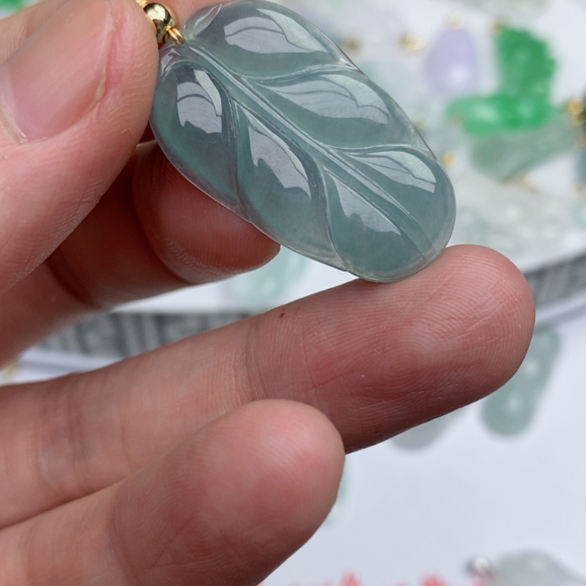 【闪购商品】翡翠吊坠(不含链)未镶嵌冰叶