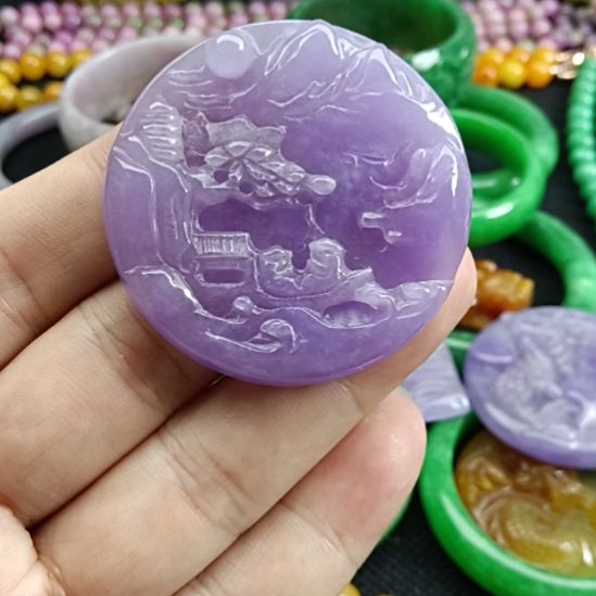 用***3翡翠未镶嵌颈饰翡翠