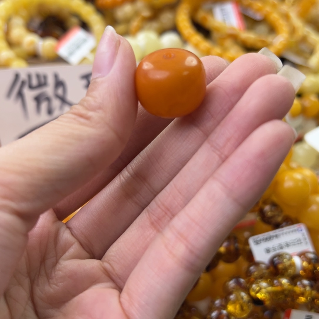 琥珀珠宝奇石未镶嵌