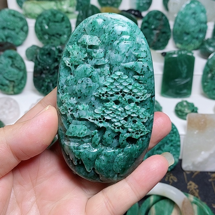 未镶嵌独山玉颈饰