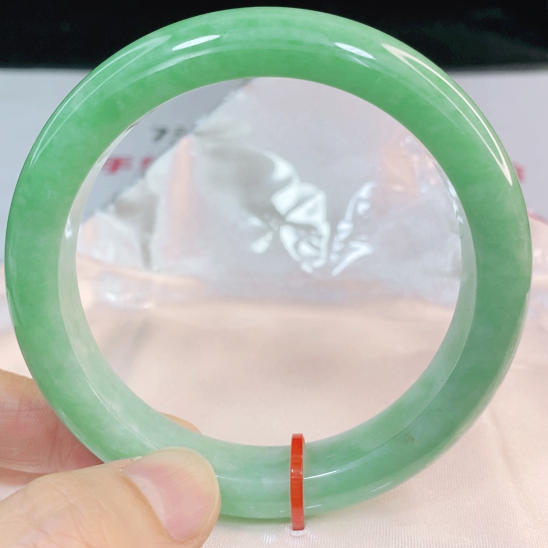 翡翠手镯未镶嵌59.5圈口正圈