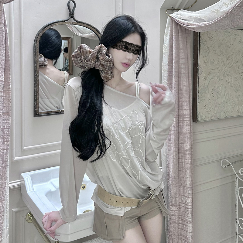 斯嘉丽的行李/SCARLETT  Iris爱丽丝刺绣罩衫两件套