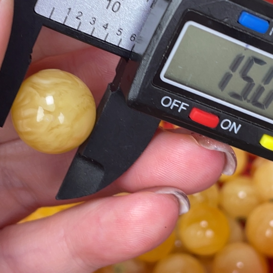 未镶嵌蜜蜡裸石225