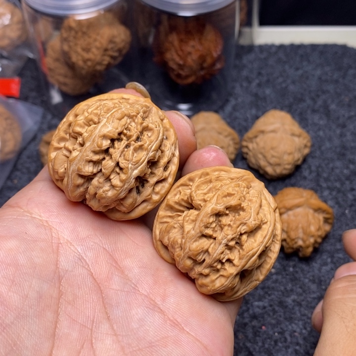 文玩核桃吊坠42大粗筋