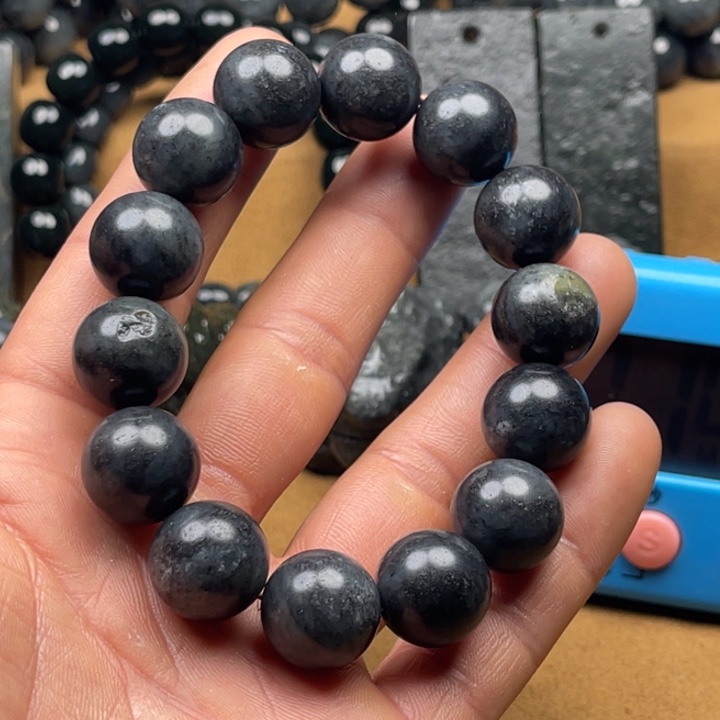 情***灵和田玉未镶嵌手串