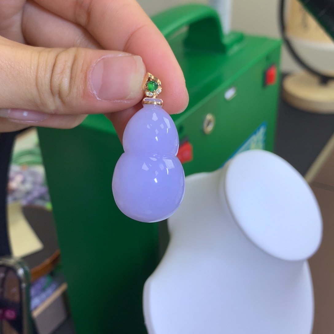 翡翠颈饰18K金镶嵌翡翠