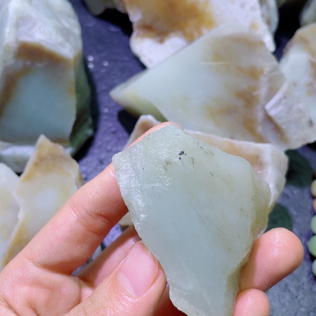 和田玉未镶嵌珠宝半成品