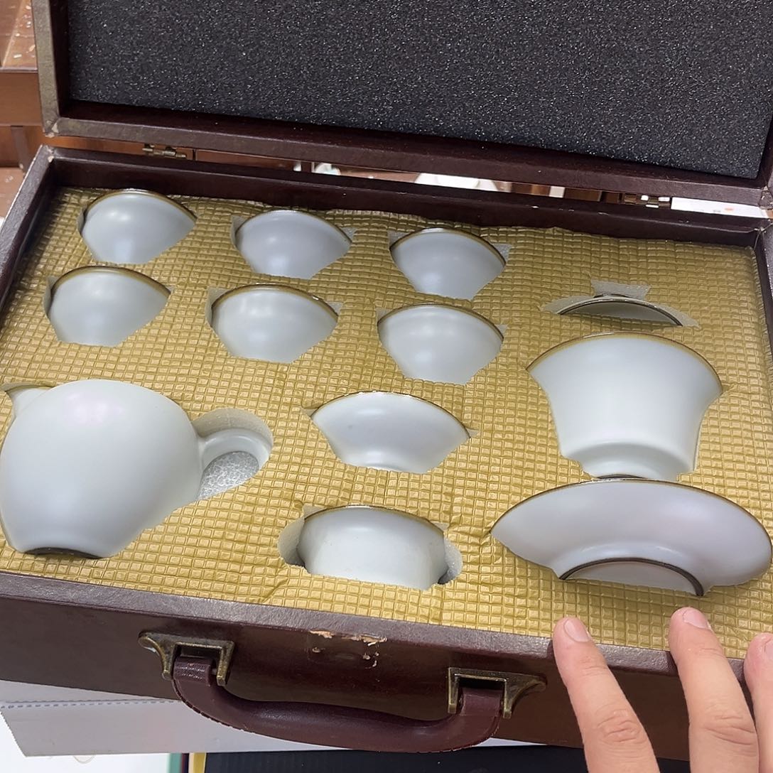 孤品茶具套装等。       